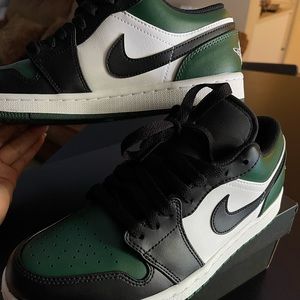 Air Jordan low Green Toe
